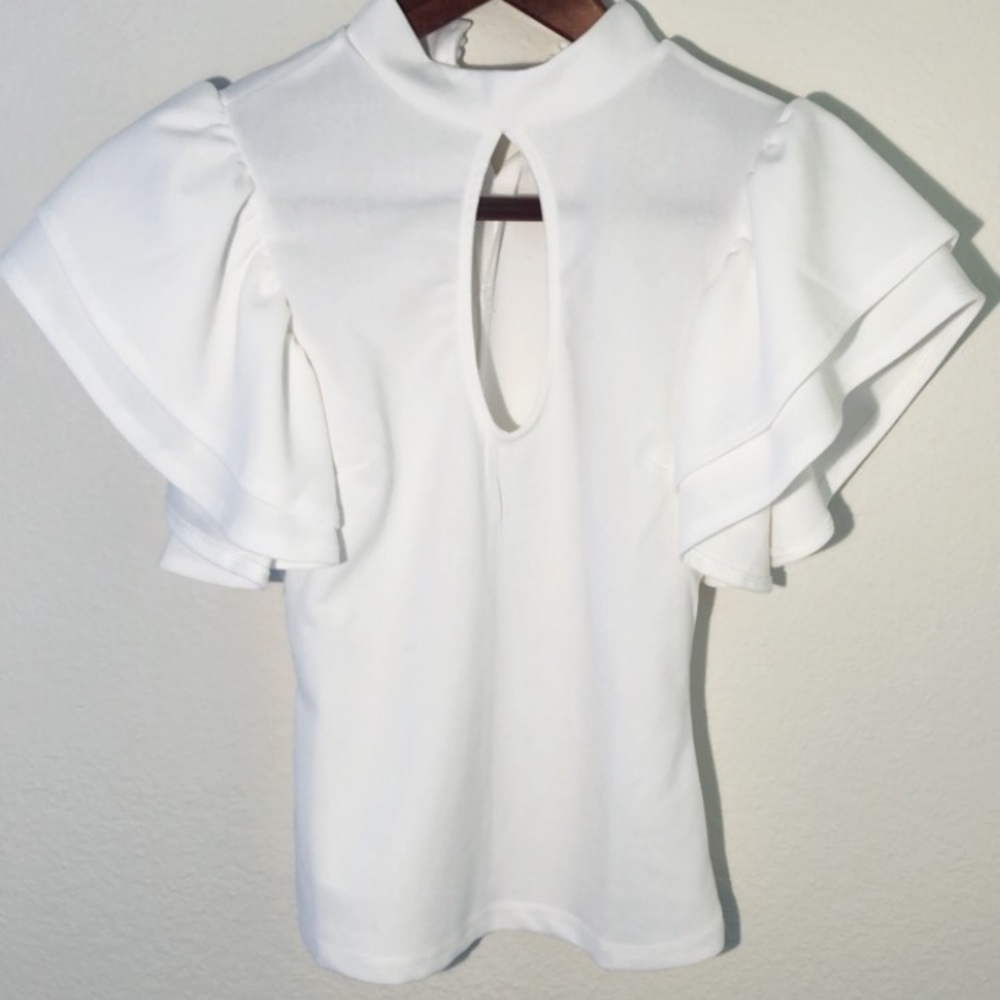 💕 Classy Key hole Ruffle Blouse
